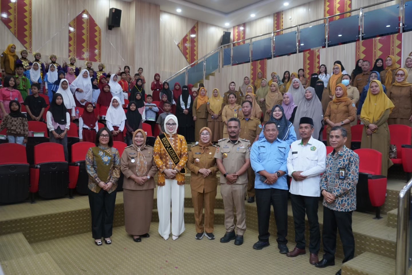 Foto_Bersama_Pembukaan_Lomba_Literasi_Kendari