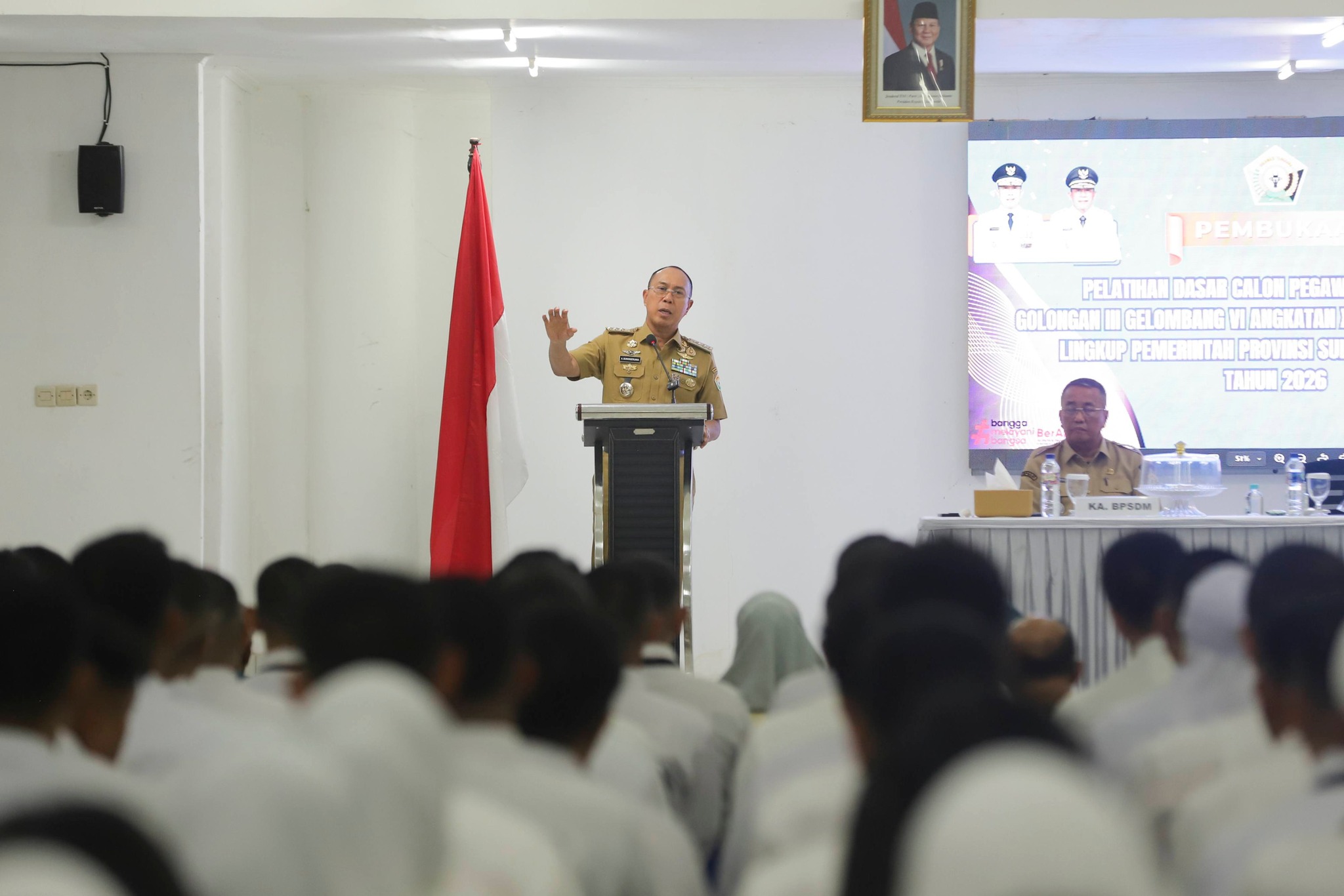 Gubernur_Sultra_Andi_Sumangerukka