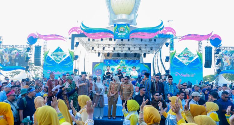 Pawai HUT Sultra