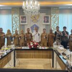 Foto-bersama-Pemkot-Kendari_dan_KPK