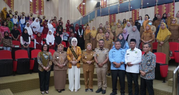 Foto_Bersama_Pembukaan_Lomba_Literasi_Kendari
