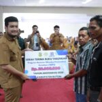 Bupati_Buton_Serahkan_BSPS_2026